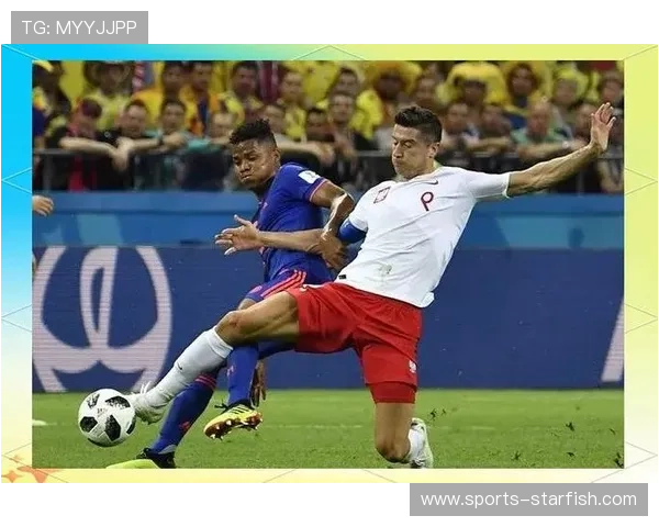 高清女生足球球星风采展示帅气与力量并存的竞技魅力